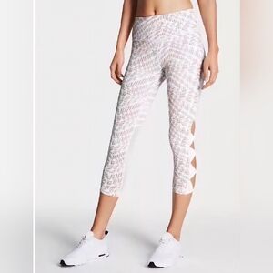 Victoria's Secret Women's XS White Pink Sport VSX Knockout capri leggings.